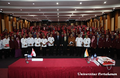 Unhan Gelar Kuliah Umum dari H.E Ambassador Hemant Krishan Singh dan Prof. Dr. M Mahfud M.D., S.H., S.U.