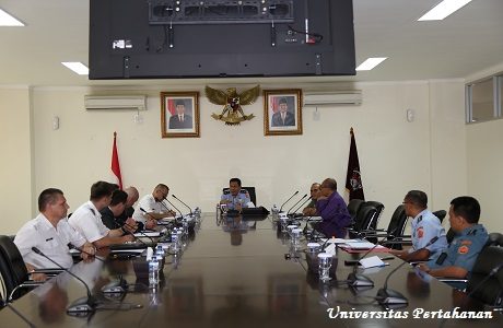 Unhan Menerima Kunjungan Delegasi Polandia