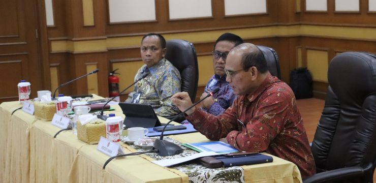 Rektor Unhan RI Menghadiri Rapat Pimpinan PLT Sekjen Kemhan RI Membahas Revisi Kepmen Tentang Informasi Yang Dikecualikan.