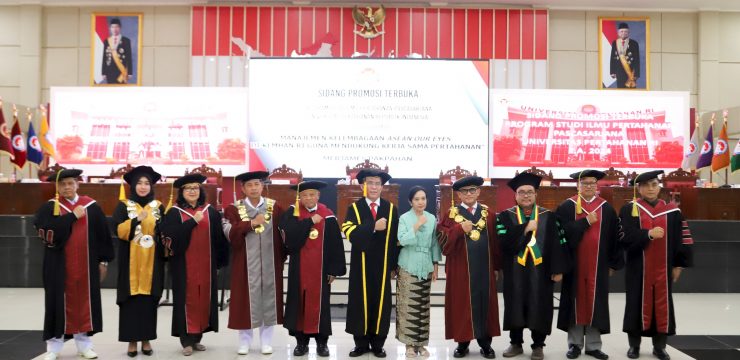 Rektor Unhan RI Sebagai Co-Promotor I pada Sidang Promosi Terbuka Promovendus Merjames Pakpahan Mahasiswa S3 Cohort 2 Unhan RI