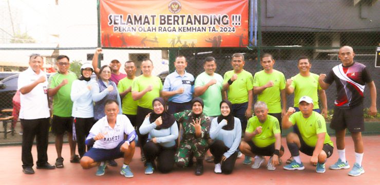 Tim Tenis Lapangan Unhan RI Melaju ke Semifinal POR Kemhan 2024.