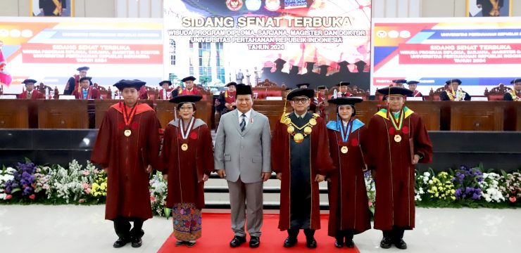 Menteri Pertahanan RI sekaligus Presiden Terpilih Republik Indonesia 2024-2029, Jenderal TNI (Purn.) Prabowo Subianto Mewisuda 425 Mahasiswa Unhan RI TA. 2024.