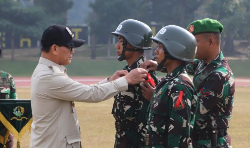 Plt. Rektor Unhan RI Menutup Diksarmil Chandradimuka Kadet Mahasiswa S-1 Unhan RI di Akmil Magelang