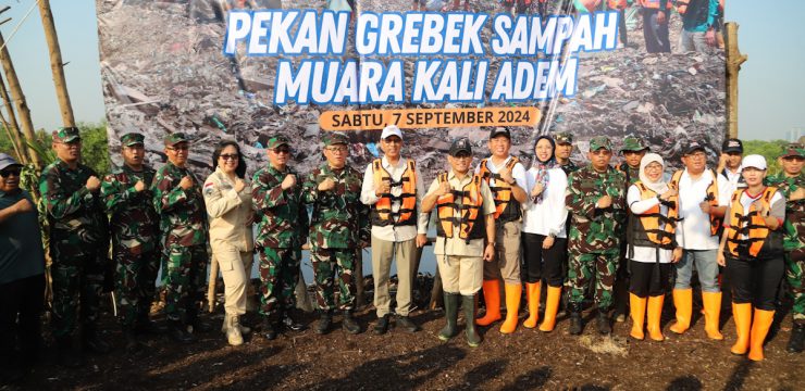 Rektor Unhan RI bersama Pj. Gubernur DKI Resmikan Kegiatan Pekan Grebeg Sampah di Kompleks Wilayah Binaan Unhan RI, Desa Nelayan Muara Angke: Sinergi Pemerintah dan Akademisi dalam Pengelolaan Ekosistem Pesisir yang Berkelanjutan.