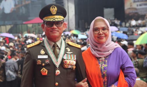 Rektor Unhan RI Beserta 1000 Kadet Mahasiswa Unhan RI Ikuti Upacara Hari Ulang Tahun Tentara Nasional Indonesia Ke-79.