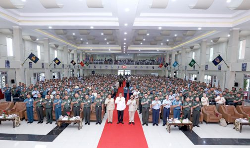 Rektor Universitas Pertahanan Republik Indonesia Sambut Kunjungan Kerja Menhan RI Letnan Jenderal TNI (Purn.) Dr. Sjafrie Sjamsoeddin, M.B.A.