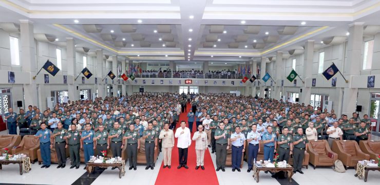 Rektor Universitas Pertahanan Republik Indonesia Sambut Kunjungan Kerja Menhan RI Letnan Jenderal TNI (Purn.) Dr. Sjafrie Sjamsoeddin, M.B.A.