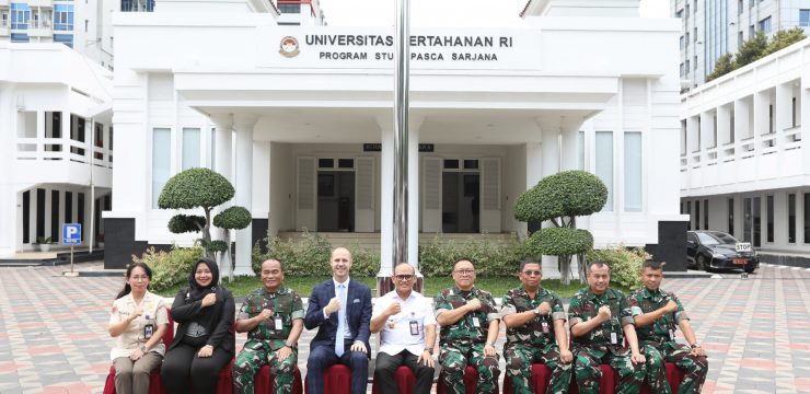 Rektor Unhan RI Menerima Kunjungan Courtesy Call Dosen Luar Negeri Program Eksekutif Program Studi Strategi Perang Semesta, Dr. Zeno Leoni dari King’s College London, Inggris.