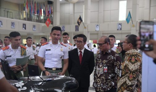 Rektor Unhan RI Hadiri Pameran Produk Capstone Design Kadet Mahasiswa Dan Penelitian Dosen Unhan RI