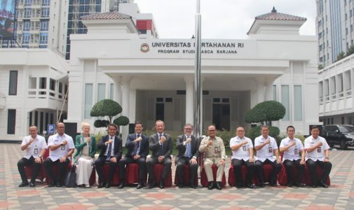 Rektor Unhan RI Letnan Jenderal TNI (Purn.) Jonni Mahroza, S.I.P., M.A., M.Sc., Ph.D., dan Senior Vice President Thales Latin America and Asia, Mr. Guy Bonassi, Sepakat Jalin Kerjasama Strategis dalam Pengembangan Pendidikan Pertahanan dan Teknologi.