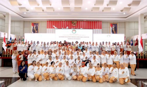 Dharma Wanita Persatuan Universitas Pertahanan RI Gelar Olahraga Bersama dan Pertemuan Anggota